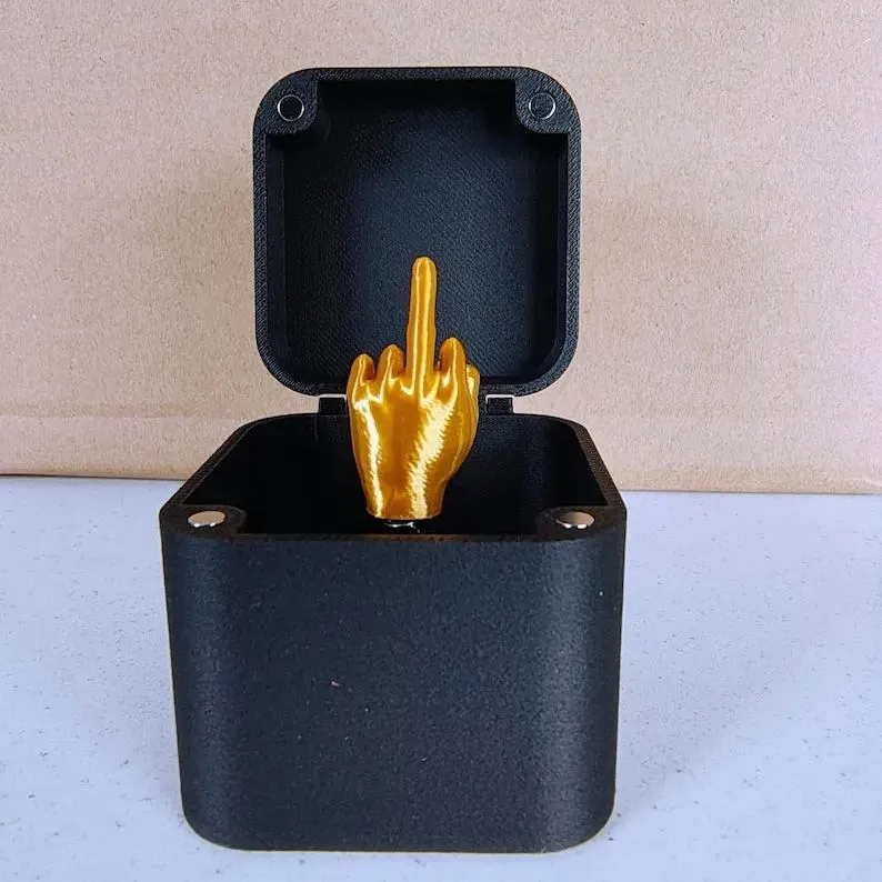Grappig Cadeaudoosje – Magnetische Verrassing & Compact Design