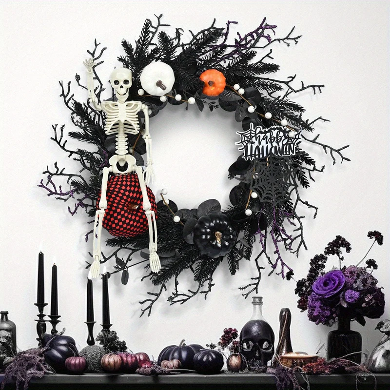 Halloweenkrans – Skelet tussen zwarte takken en pompoenen voor de voordeur