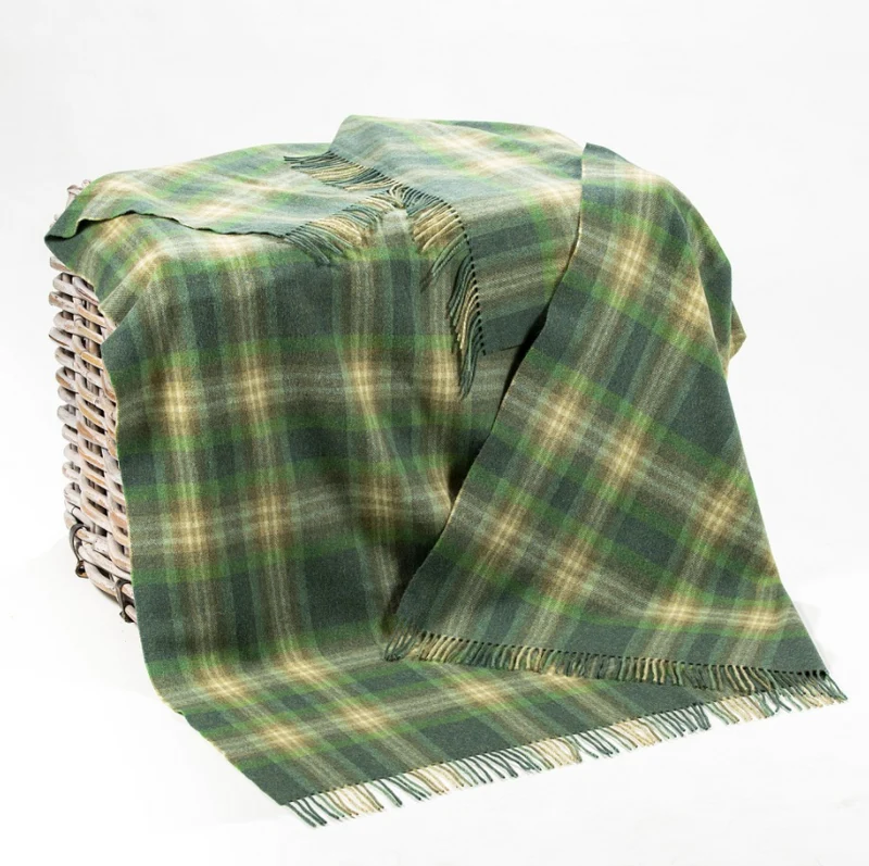 John Hanly Lambswool Throw 611