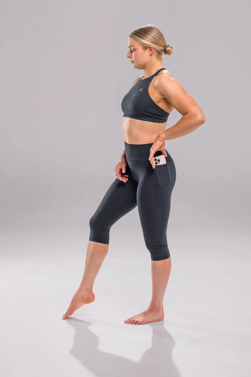 Stride Capri Tight w pockets - Black