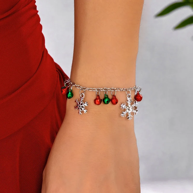 Aurevienne Kerstarmband – Verstelbare Armband met Sneeuwvlok & Belletjes, Feestelijk & Elegant Cadeau