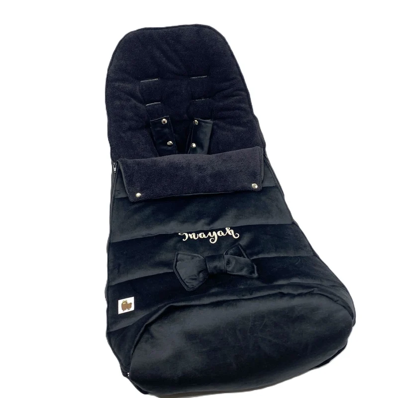 Voetenzak voor in de buggy - zwart velvet - met naam en strikje