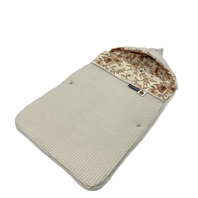 Voetenzak Flower beige in neutrale kleuren zand wafel & bloemen