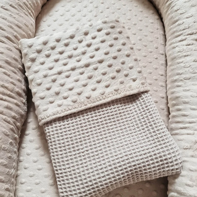 Babydekentje Hazel - zand - wafel - minky velours