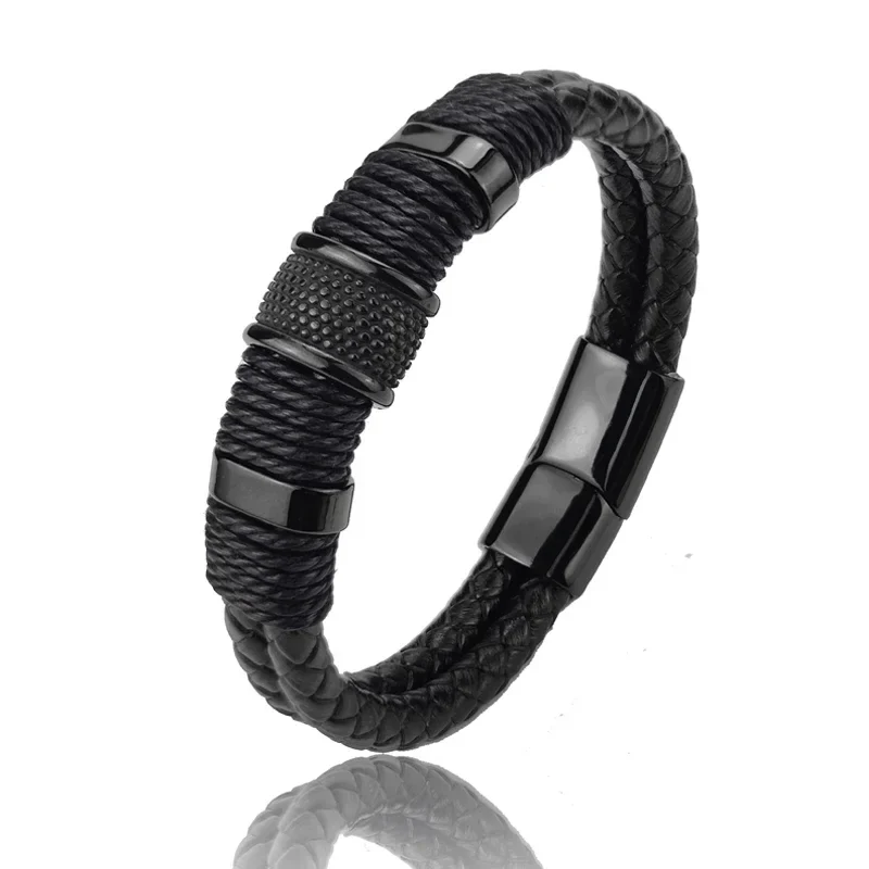 Maverno Herenarmband van bruin leer met meerlagig ontwerp en roestvrijstalen details – stijlvol en duurzaam