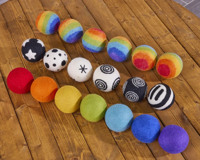 Cosy - Grote Pompom Regenboog Viltballen (35 stuks)